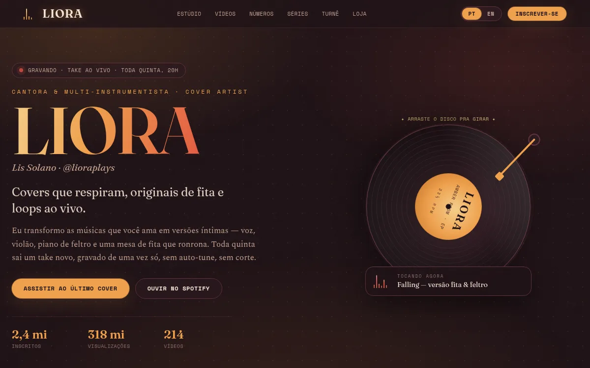 Site musica analogica plum e ambar com vinil giratorio e equalizador para artista de covers